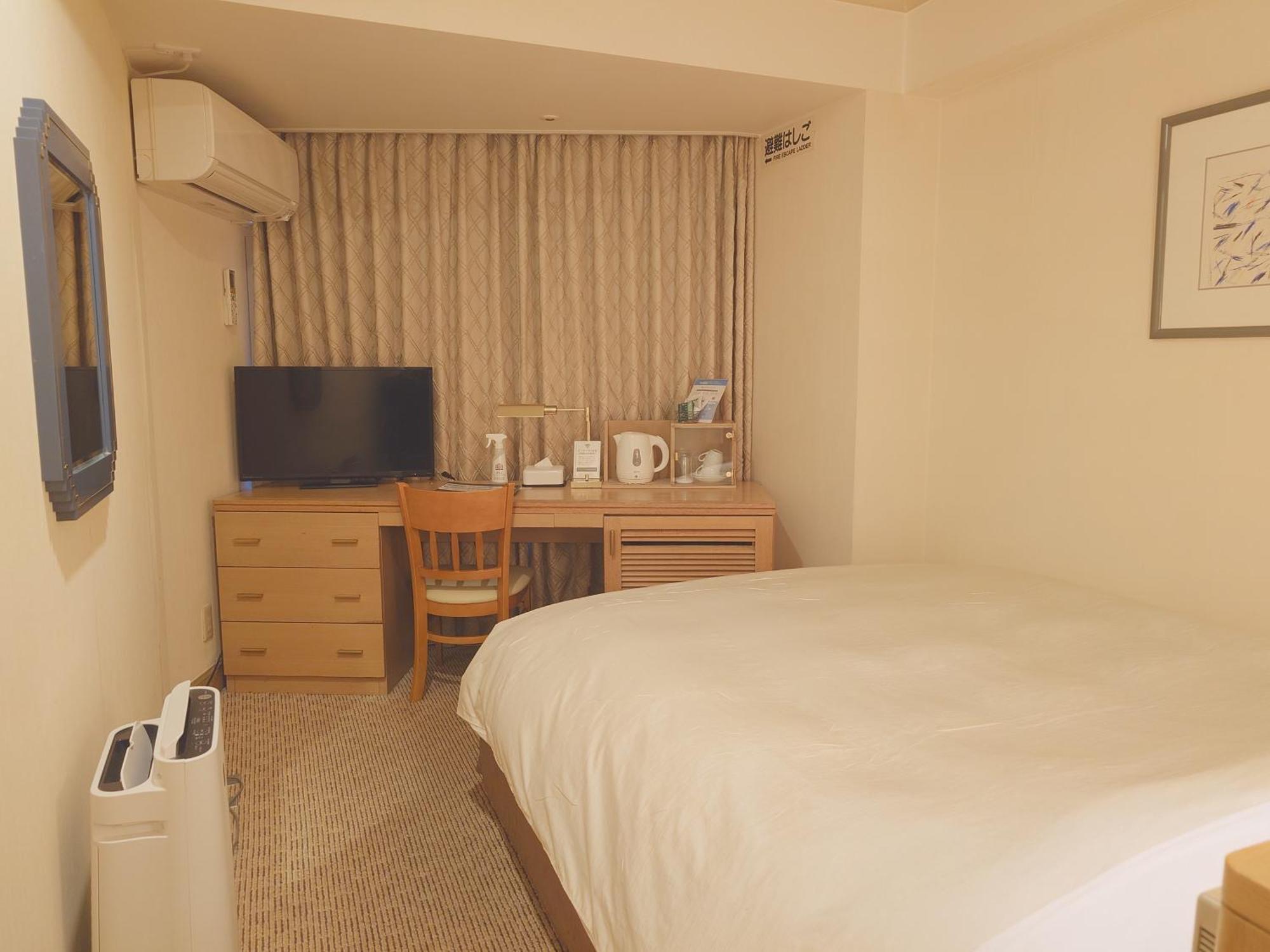 Breezbay Hotel Resort And Spa Йокогама Номер фото