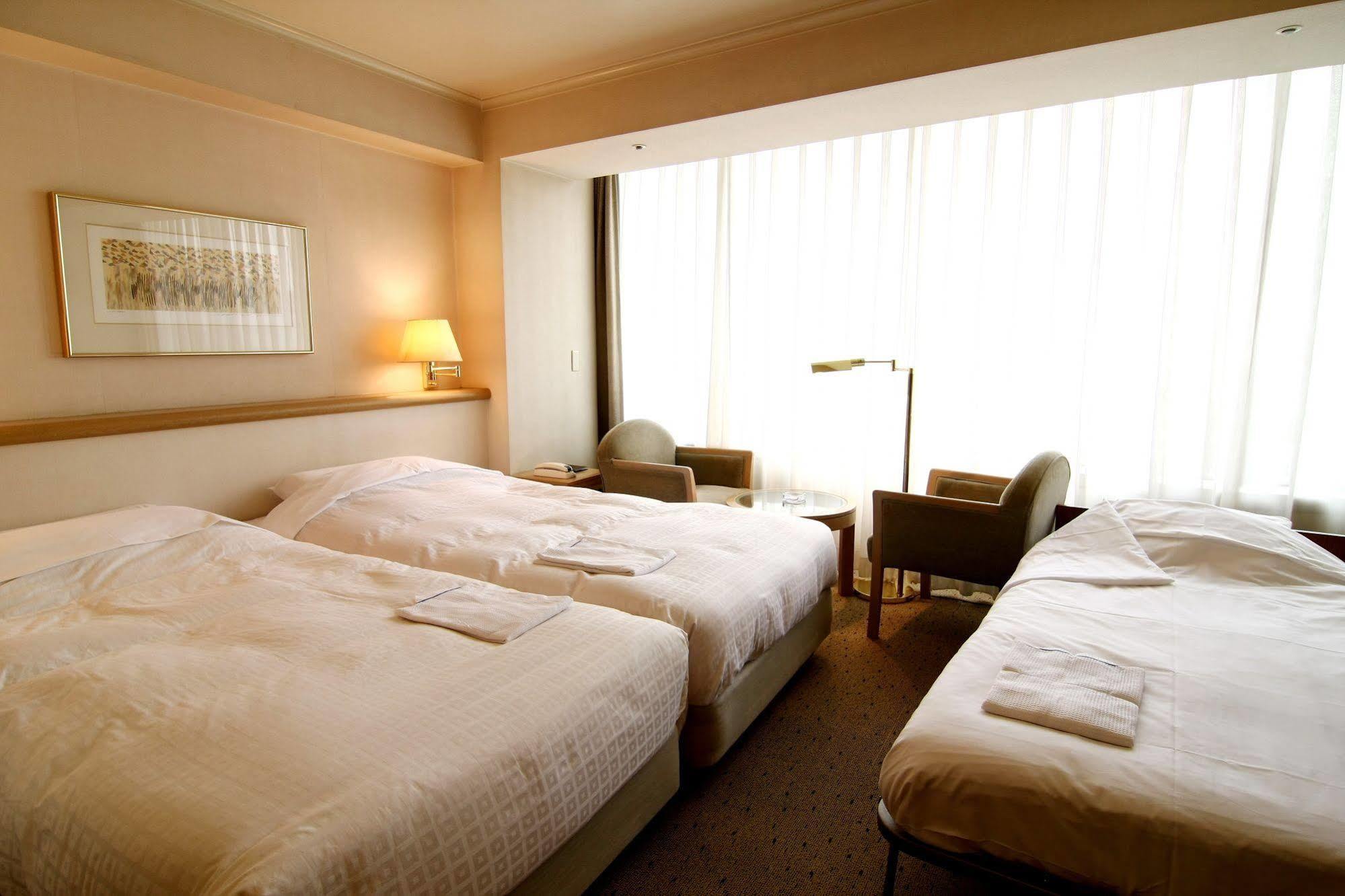 Breezbay Hotel Resort And Spa Йокогама Экстерьер фото
