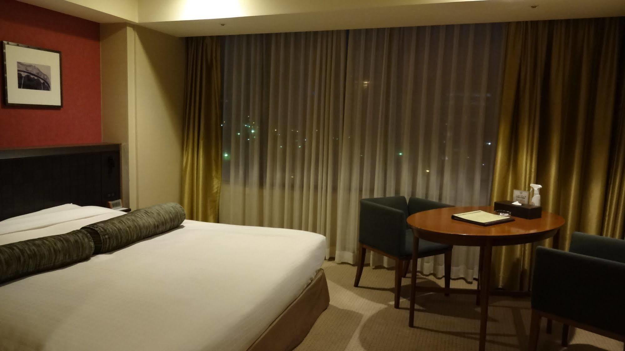Breezbay Hotel Resort And Spa Йокогама Экстерьер фото